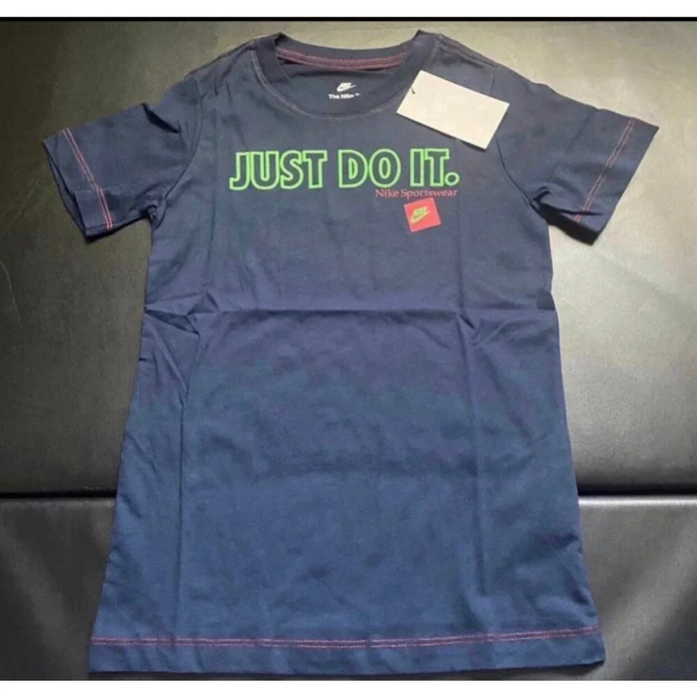 NWT Nike Athletic Set Boys Youth Size Small